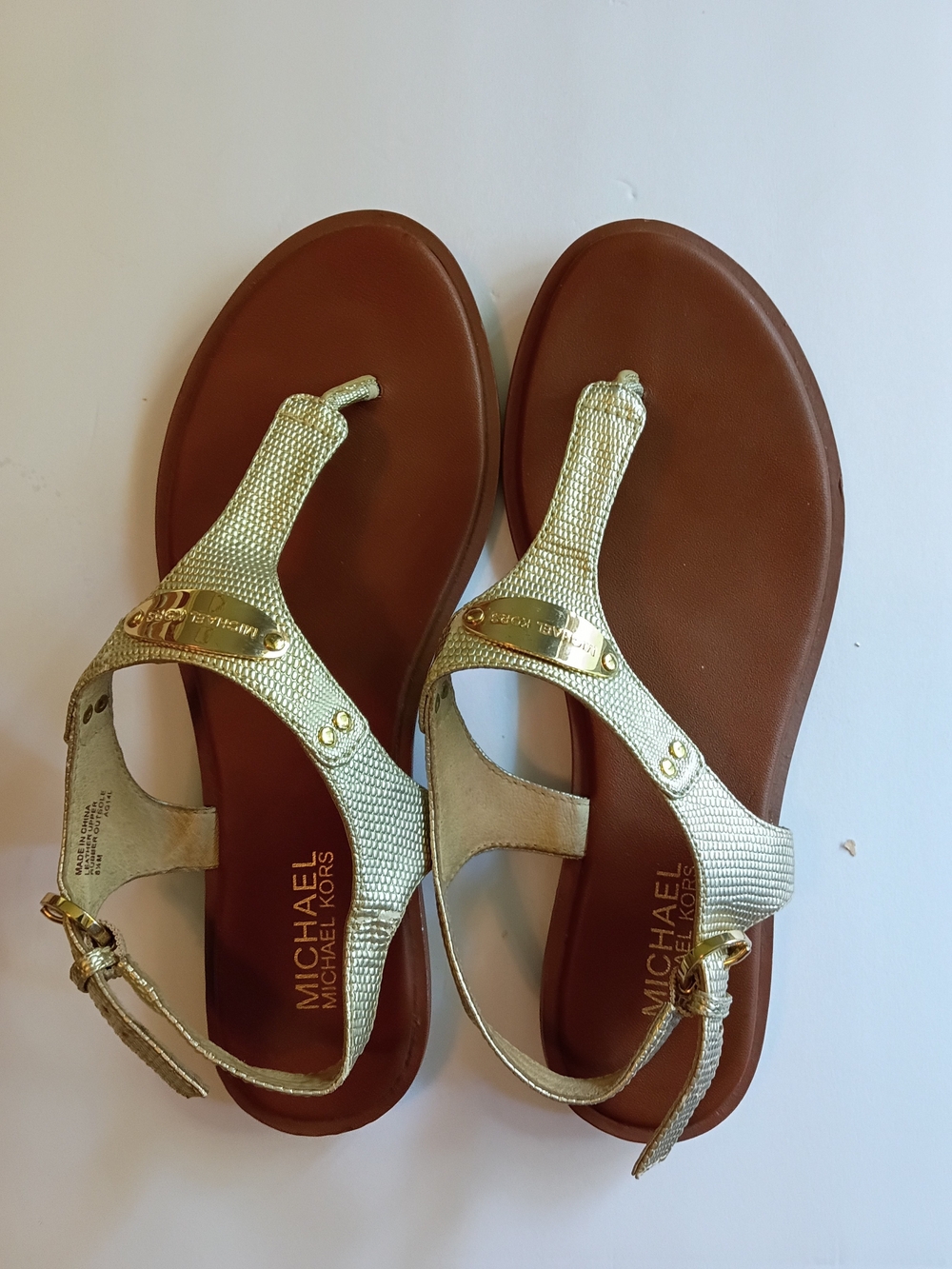 MICHAEL Michael Kors Gold Metallic TStrap Thong Sandals Size 8.5M